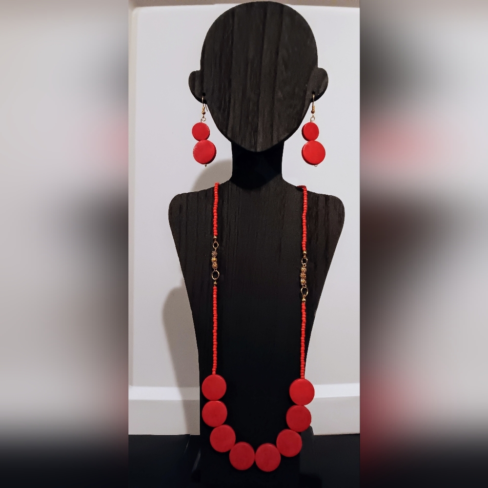 Red Bead Necklace Set